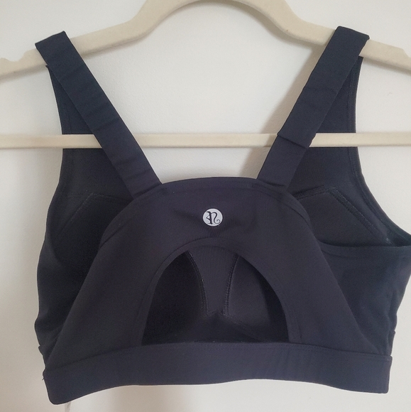 Supportive Sports Bra - Picture 2 of 3